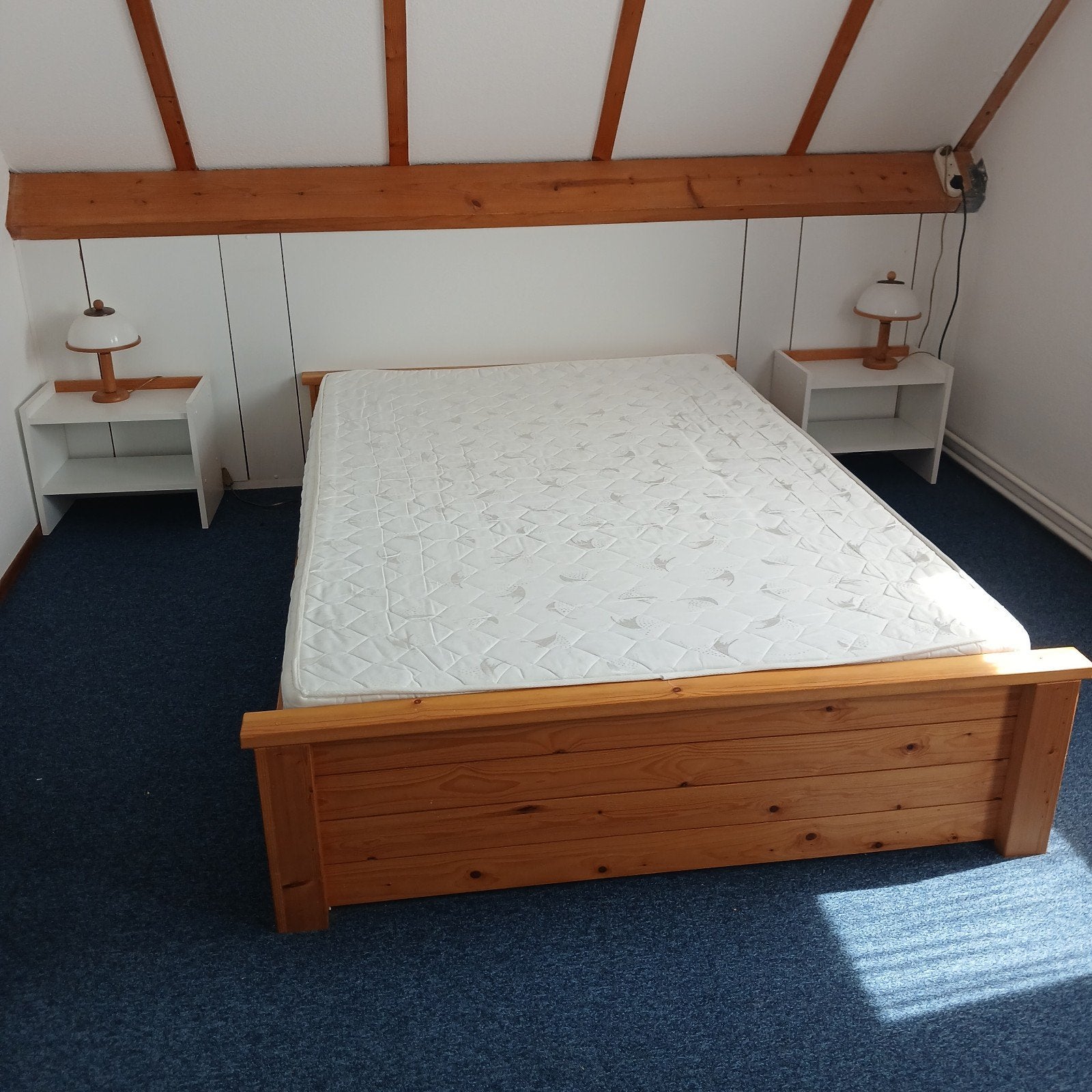 tweepersoonsbed.   2 stuks 144x216 inclusief.matras, Ophalen, Gebruikt, Tweepersoons, Hout