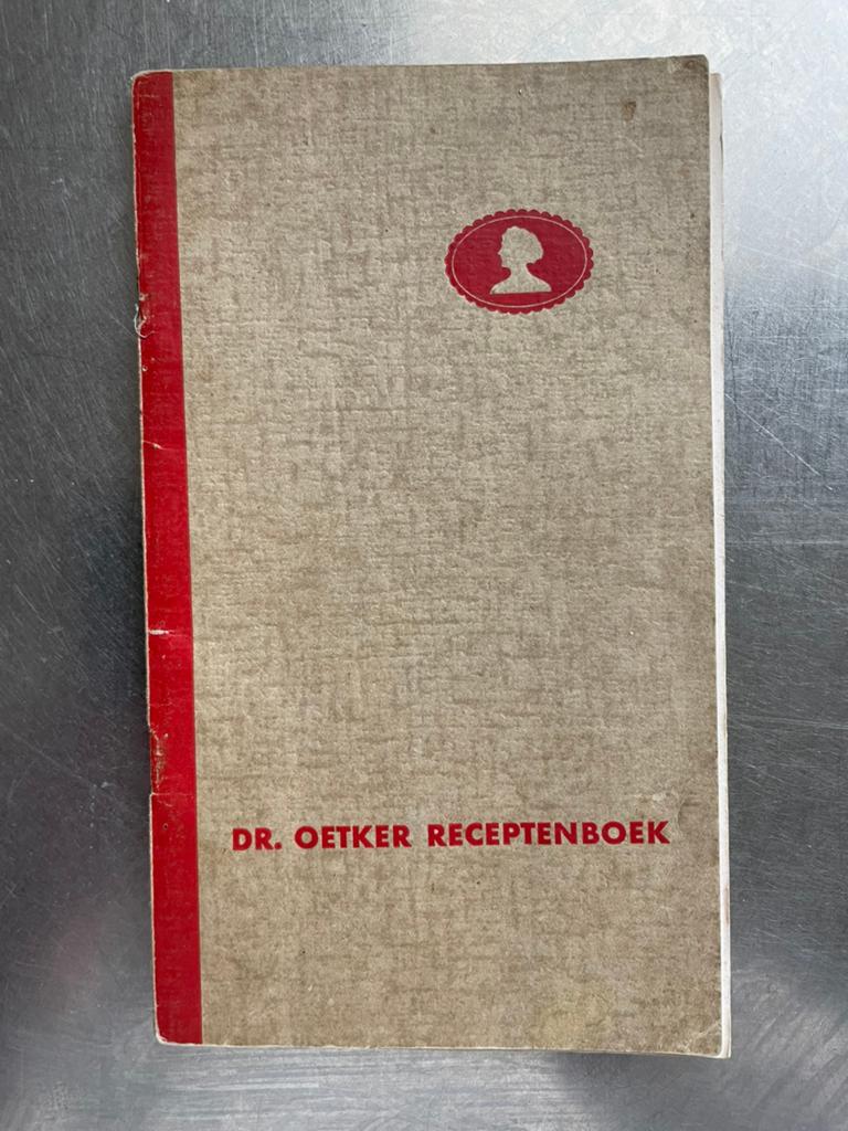 Dr. Oetker Receptenboek - Klassieke Bakrecepten, Ophalen of Verzenden, Gelezen, Europa, Taart, Gebak en Desserts