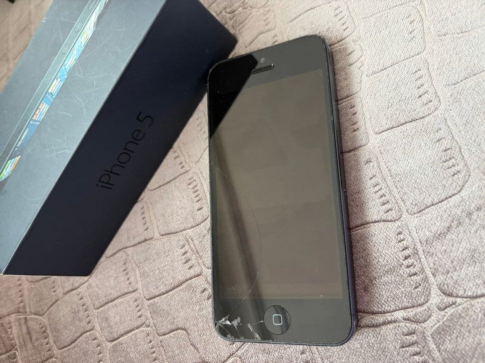 iPhone 5 voor onderdelen - defect, Telecommunicatie, Mobiele telefoons | Apple iPhone, Ophalen of Verzenden, Niet werkend, IPhone 5