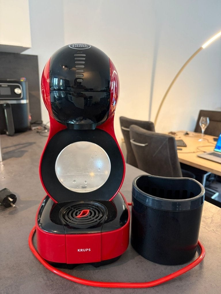 Nescafé Dolce Gusto Lumio, Witgoed en Apparatuur, Koffiezetapparaten, Ophalen, Koffiemachine, Zo goed als nieuw, Koffiepads en cups