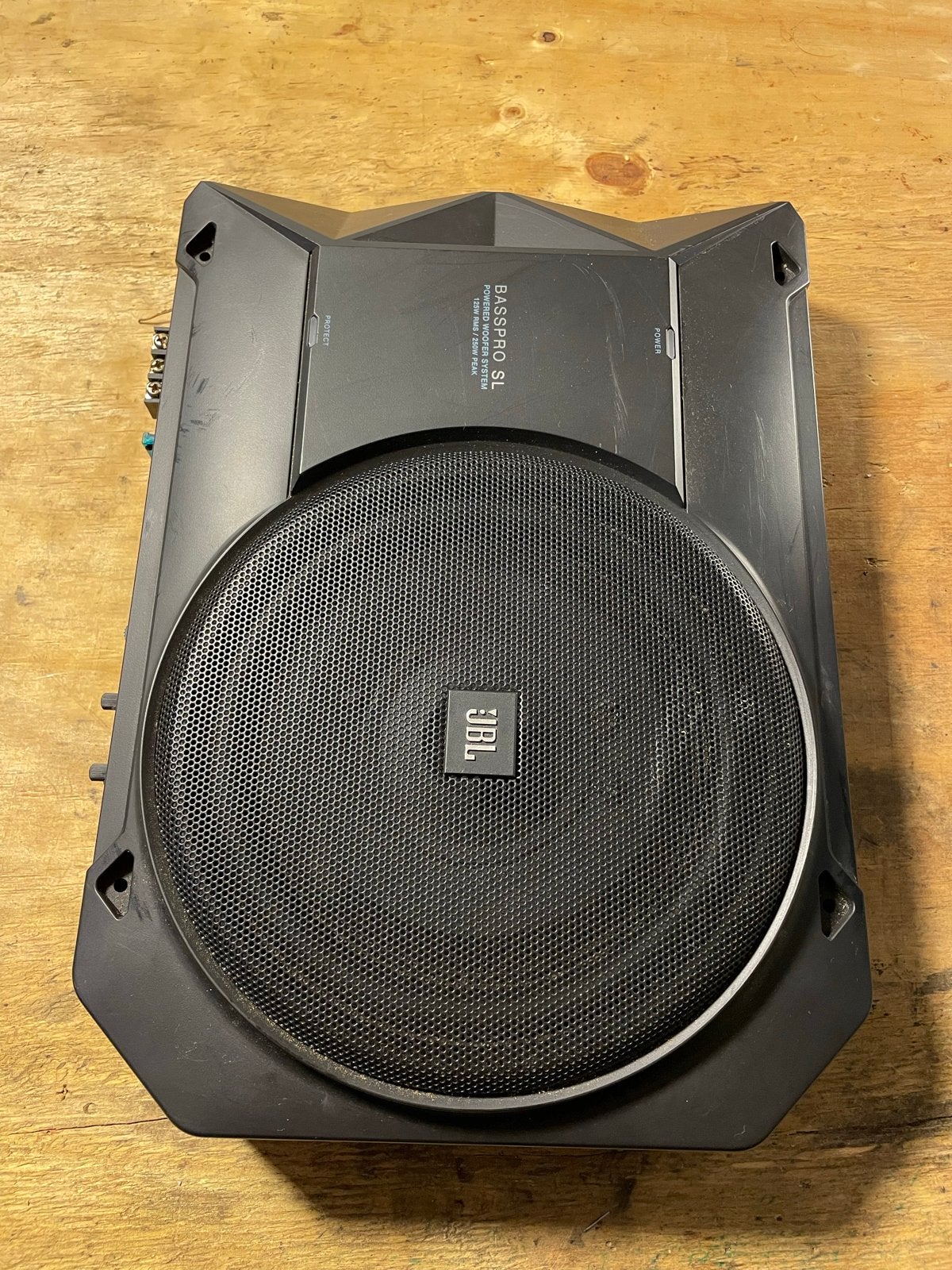 JBL BassPro SL onderzits subwoofer voor in de auto, Ophalen of Verzenden, Gebruikt