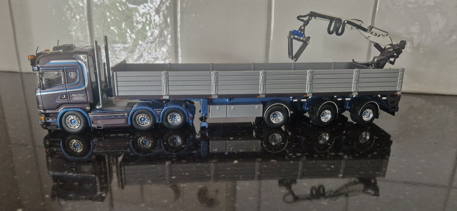 Scania Edwin Salari vrachtwagen stenentrailer, Hobby en Vrije tijd, Modelauto's | 1:50, Ophalen, Zo goed als nieuw, Overige merken