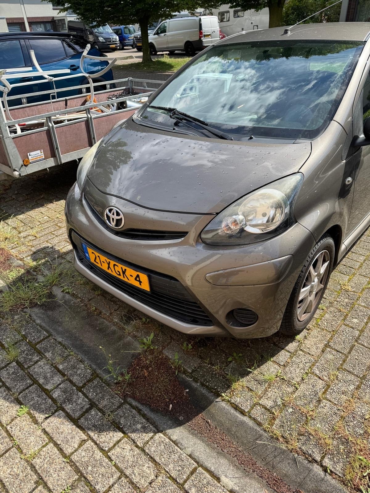 Toyota Aygo 1.0 12V Vvt-i 5DRS 2012 Bruin, Voorwielaandrijving, Bruin, 4 stoelen, Origineel Nederlands