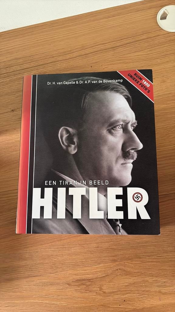Hitler, een tiran in beeld PB NIEUW, 20e eeuw of later, Europa, Nieuw, Ophalen of Verzenden