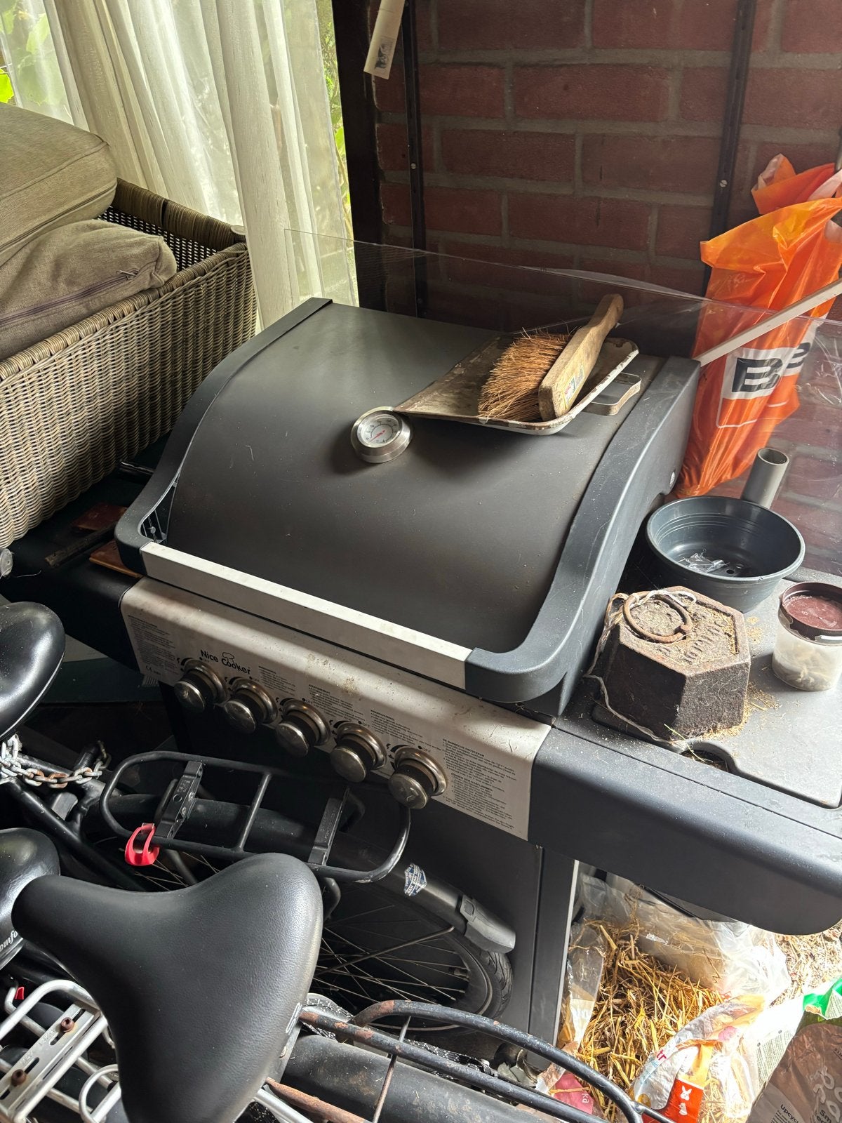 Gratis Gasbarbecue - Kapot, Ophalen, Gebruikt
