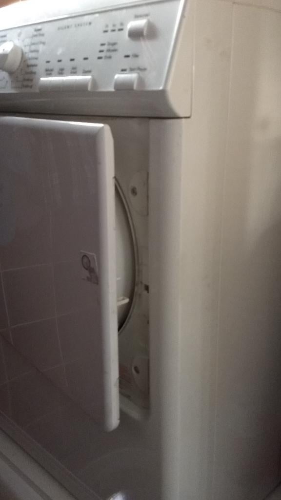wasmachine  +  wasdroger, Ophalen, 1200 tot 1600 toeren, Zo goed als nieuw, Voorlader