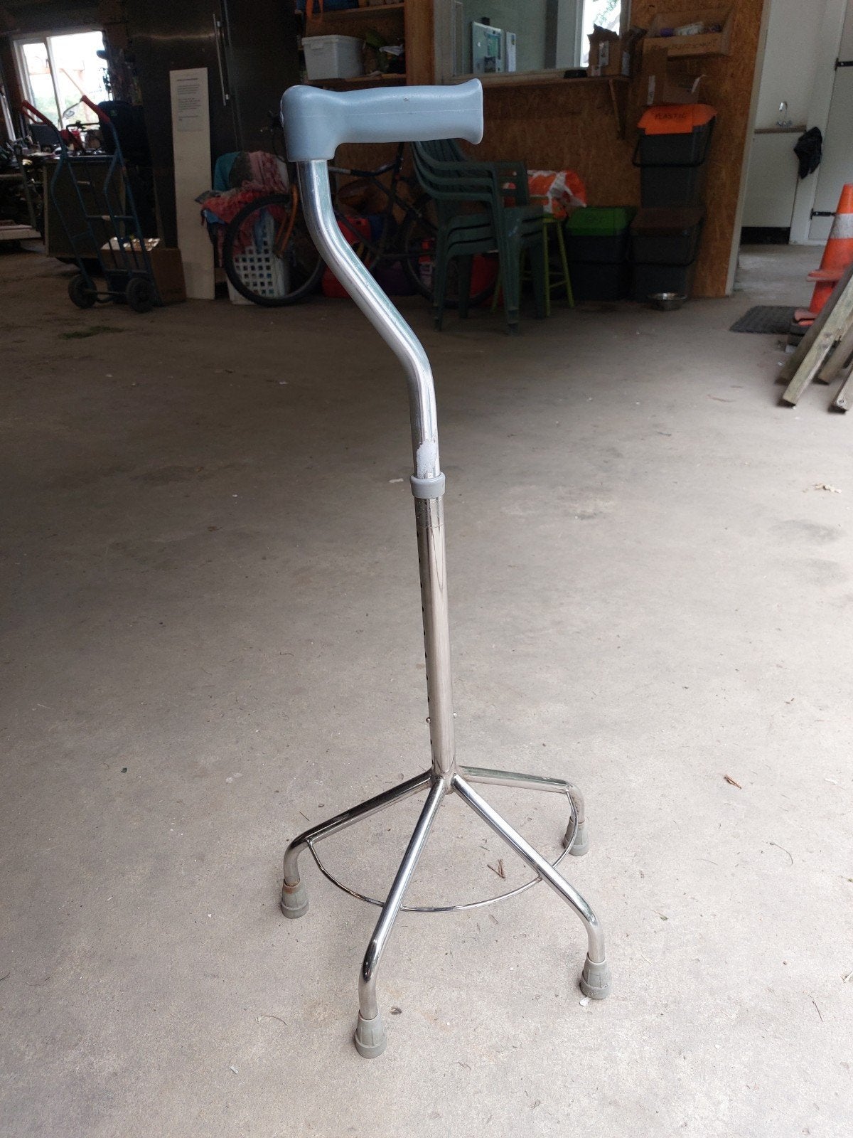 Wandelstok met 4 poten, Ophalen