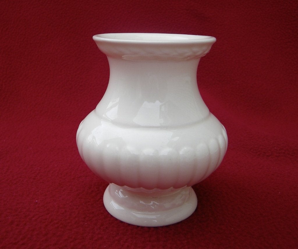 Wedgwood EDME  Puntgaaf lepelvaasje, Overige typen, Ophalen of Verzenden, Zo goed als nieuw, Wedgwood