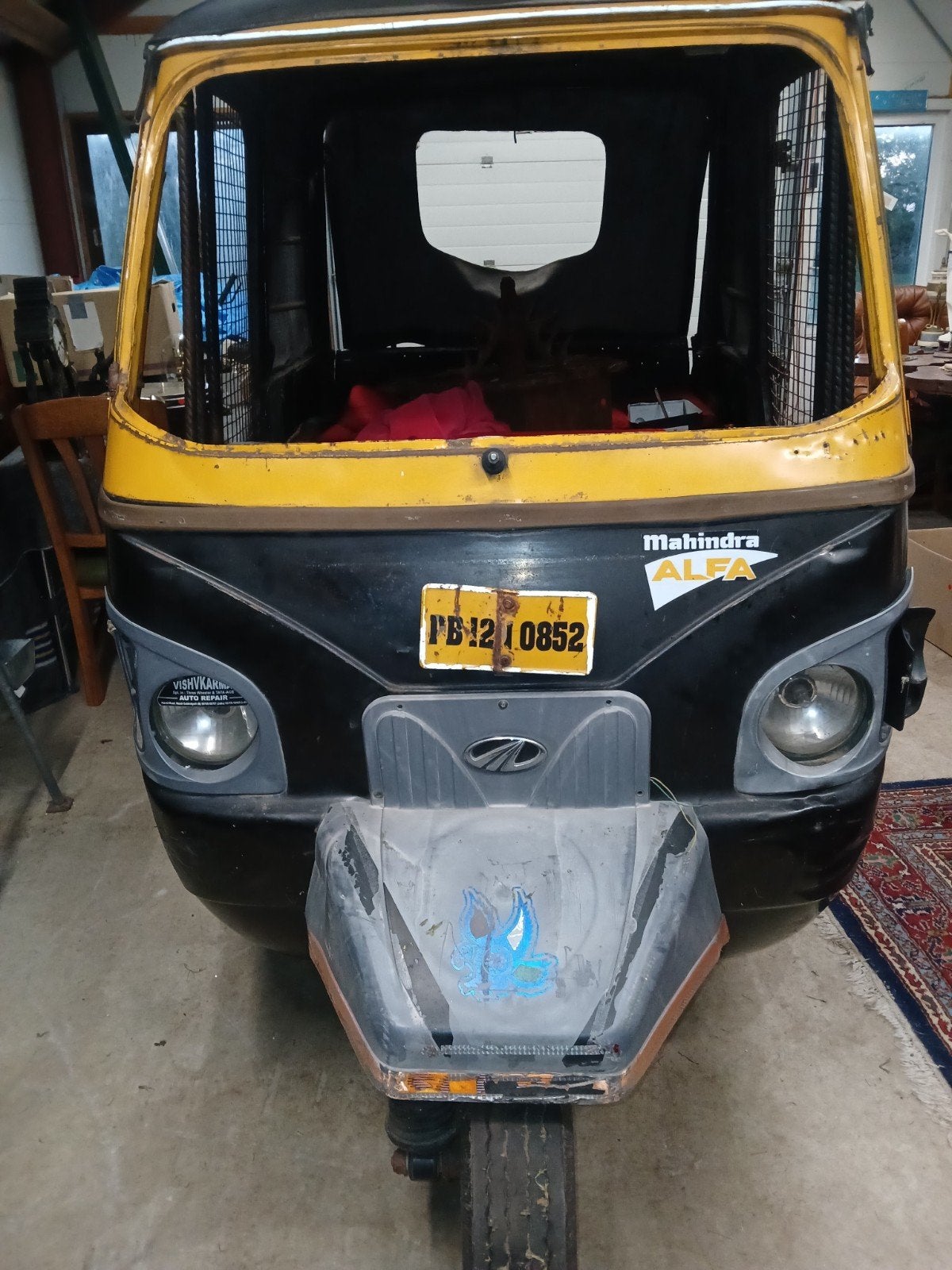 Mahindra tuk tuk te koop, Ophalen