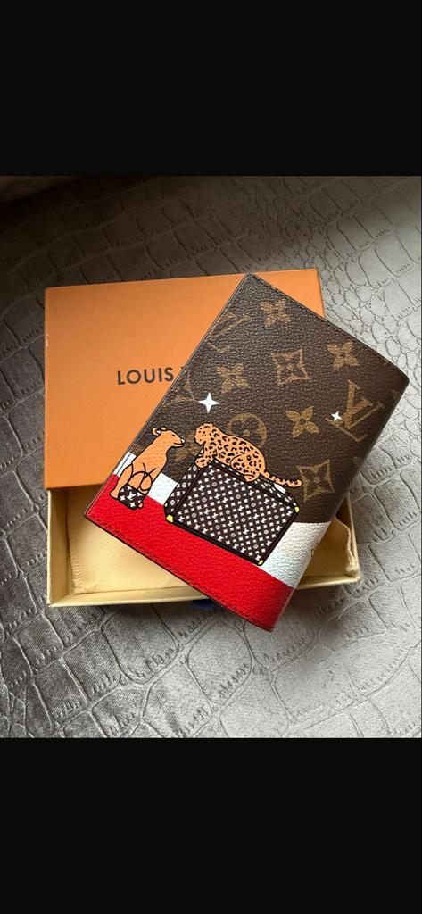 Leuke paspoort houder, Sieraden, Tassen en Uiterlijk, Portemonnees, Nieuw, Overige merken, Bruin, Ophalen of Verzenden