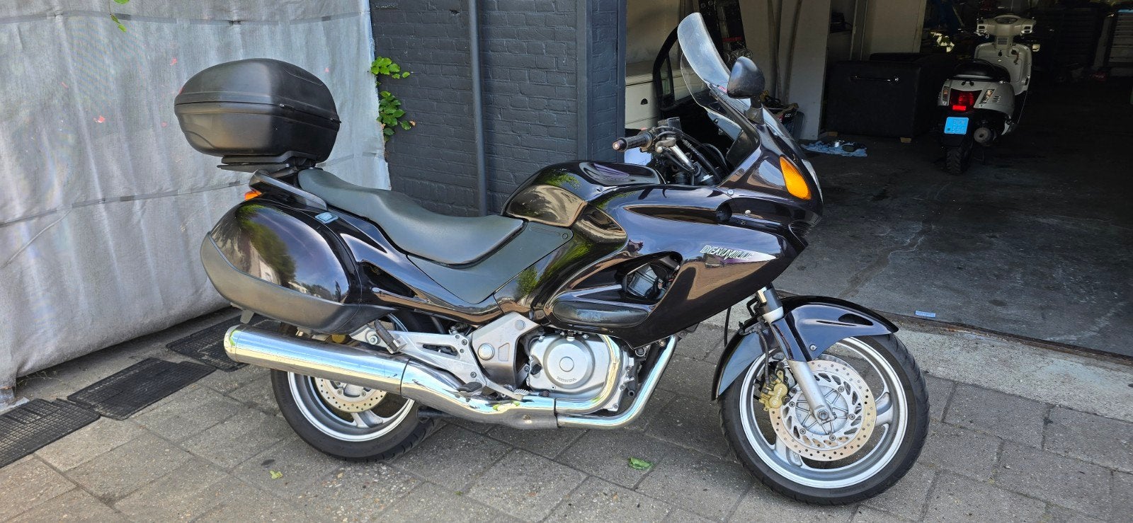Honda Deauville NT650V Toermotor met Topkoffer en Zijkoffers, Motoren, Motoren | Honda, Particulier, Toermotor