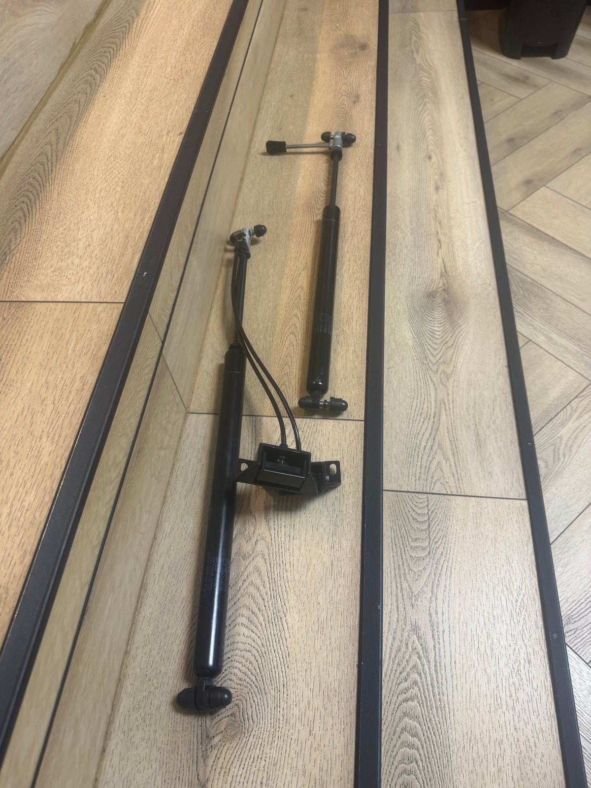 Stabilus gasveren voor tafels behandeling bed of luik, Ophalen of Verzenden, Gebruikt