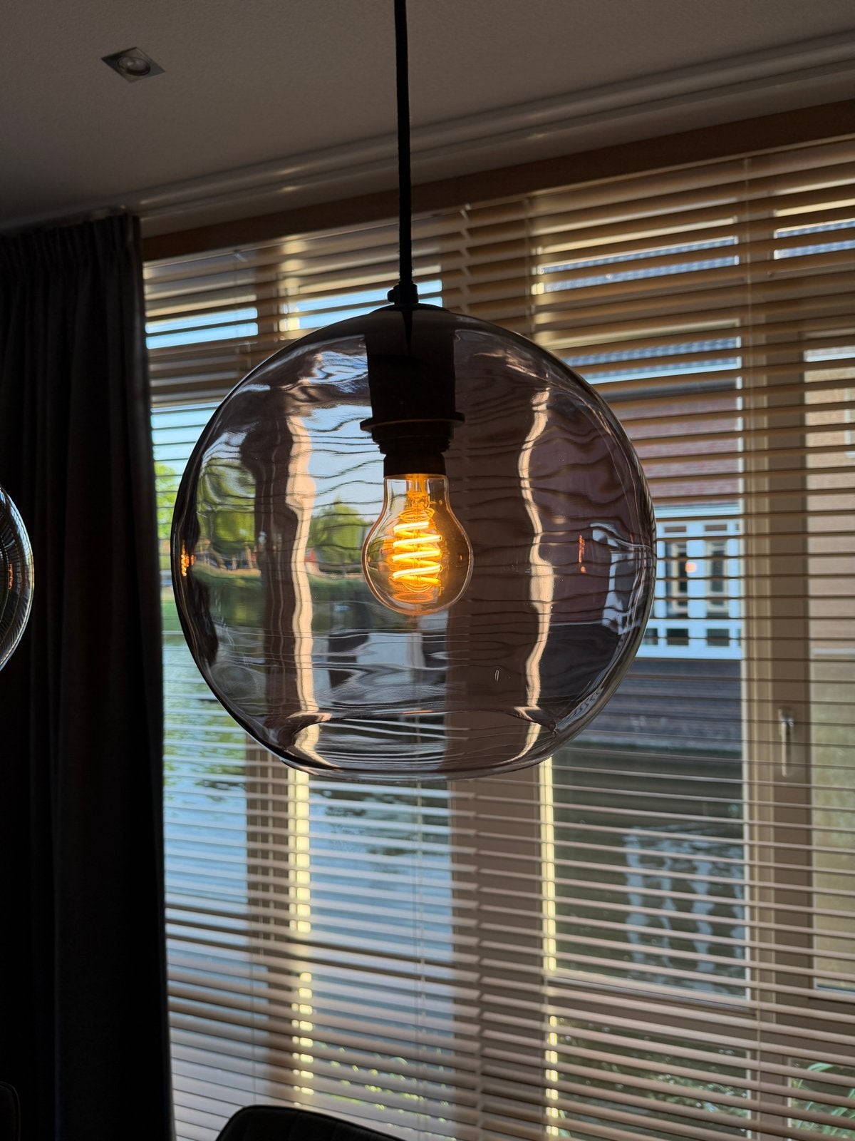 Moderne hanglamp met 3 glazen bollen - Smoke glas, Ophalen, Zo goed als nieuw, Glas, E27 (groot)