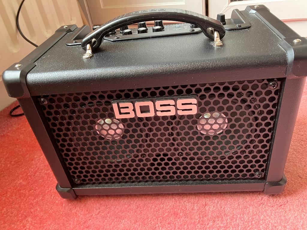 Boss Dual Cube LX Bass stereo basversterker combo, Muziek en Instrumenten, Ophalen, Zo goed als nieuw, Basgitaar, Minder dan 50 watt