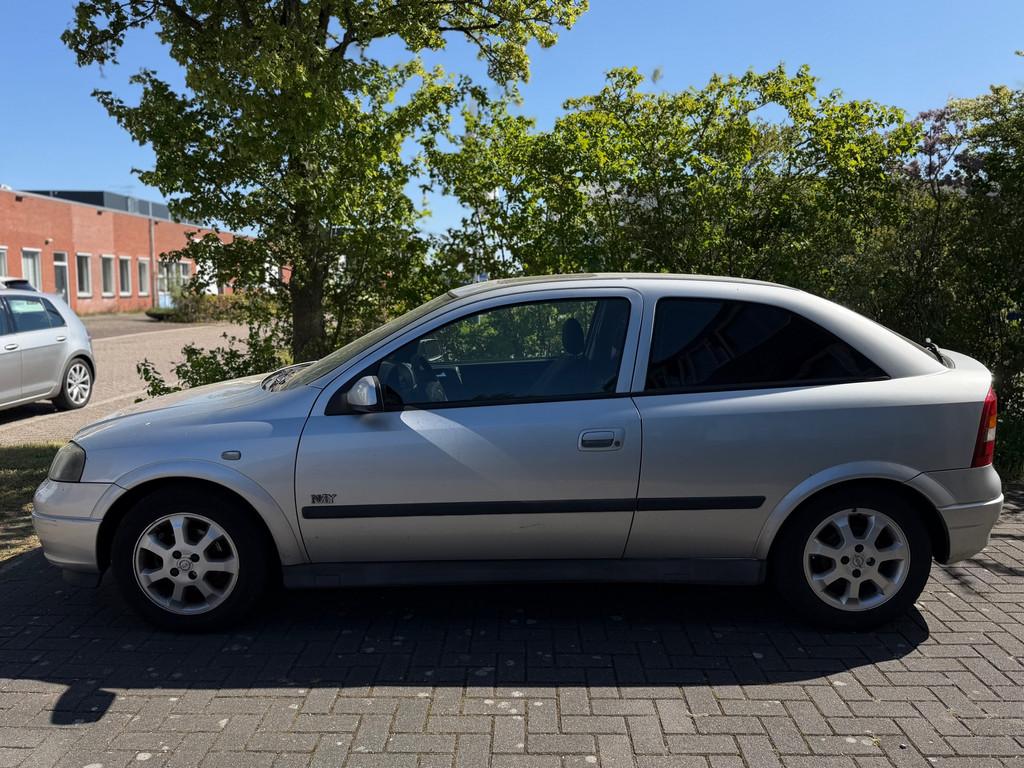 Opel Astra 1.6 Njoy NL-Auto / NAP / APK / Airco / Eleck.Rame, Voorwielaandrijving, Gebruikt, Zwart, 4 cilinders