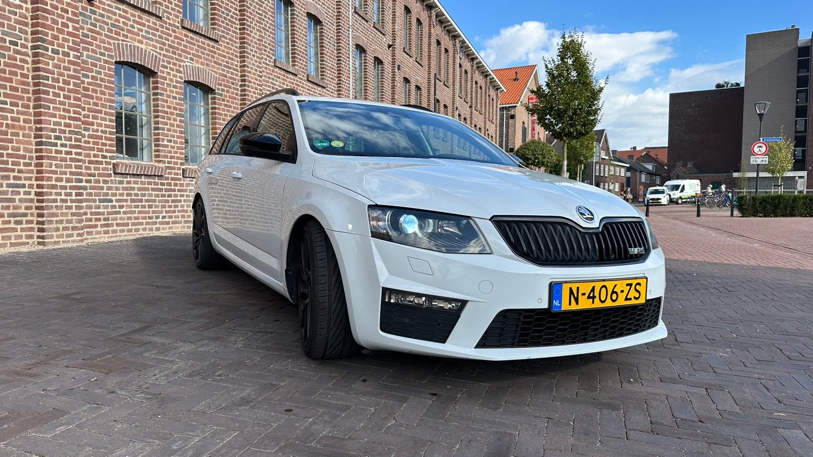 Skoda Octavia 5e 2.0 TDI vRS Challenge, Auto's, Zwart, Wit, Leder, 140 €/maand