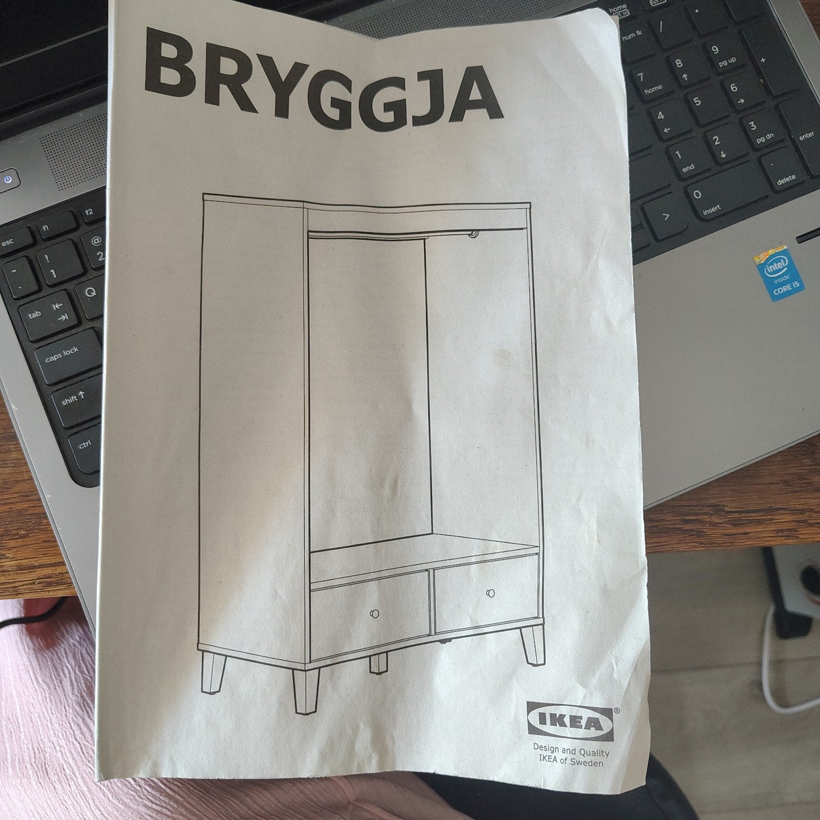 Nette IKEA BRYGGJA kledingkast / kapstok in goede staat, Huis en Inrichting, Kasten | Kledingkasten, Ophalen, Modern, Scandinavisch