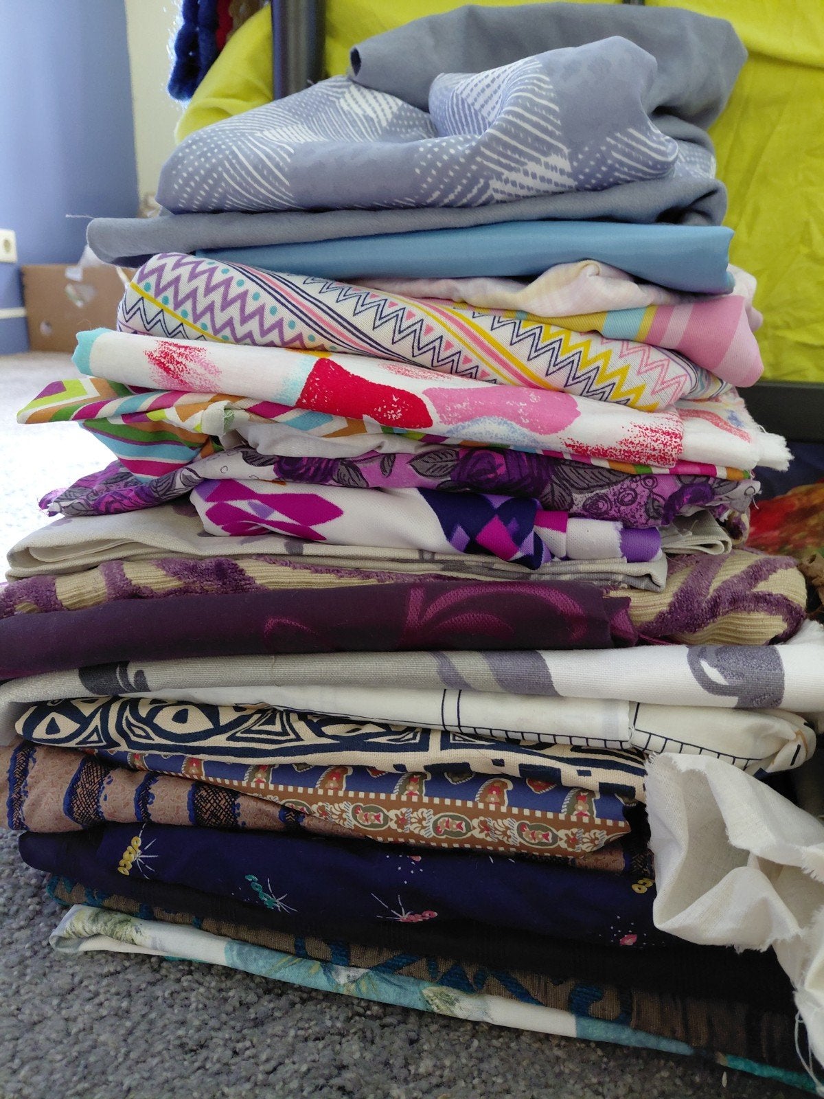 Gratis 2 volle dozen met lapjes., Ophalen, Overige kleuren, 120 cm of meer
