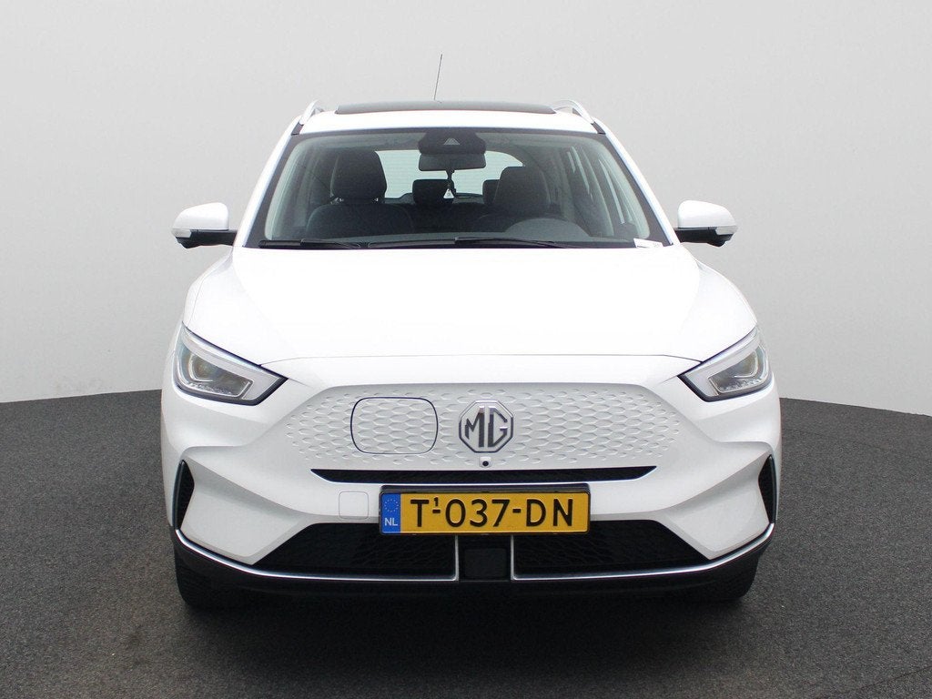 MG MG ZS EV EV Long Range Luxury 70 kWh, Auto's, MG, 12 maanden, Gebruikt, ZS, Wit