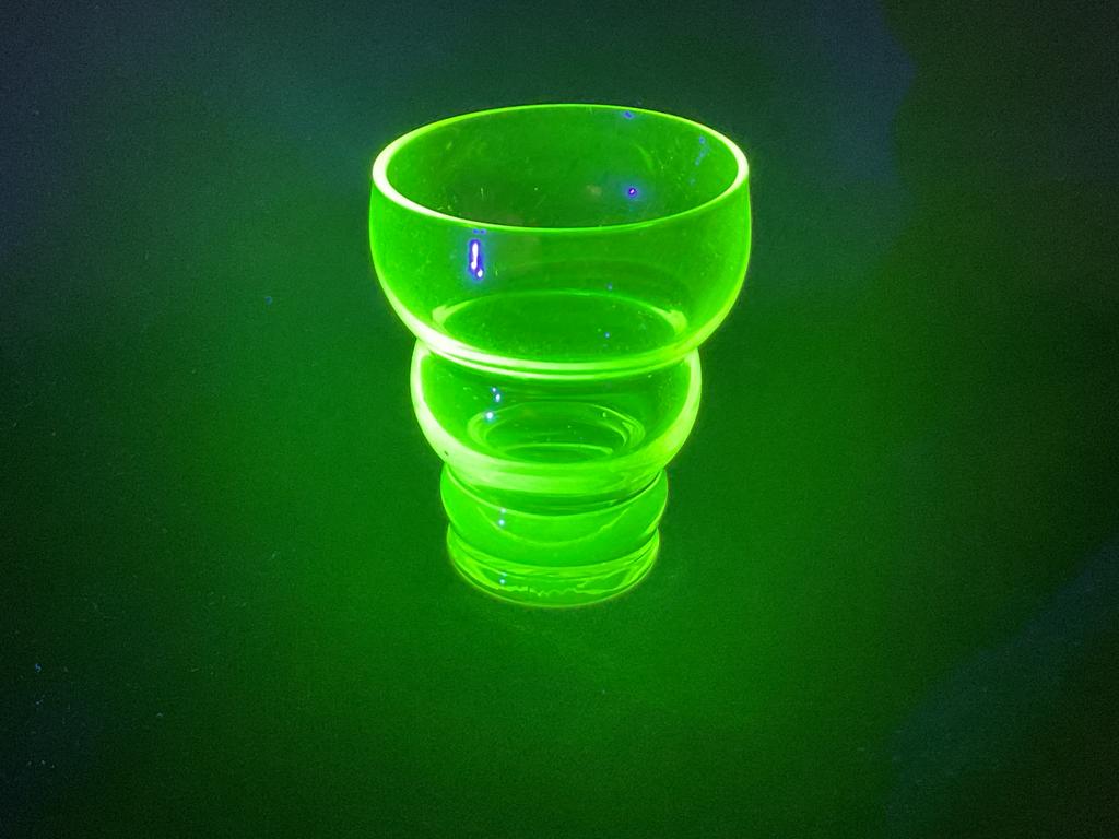 Vintage Uranium Glas Shotglas - Mizu Kiri style, Ophalen of Verzenden