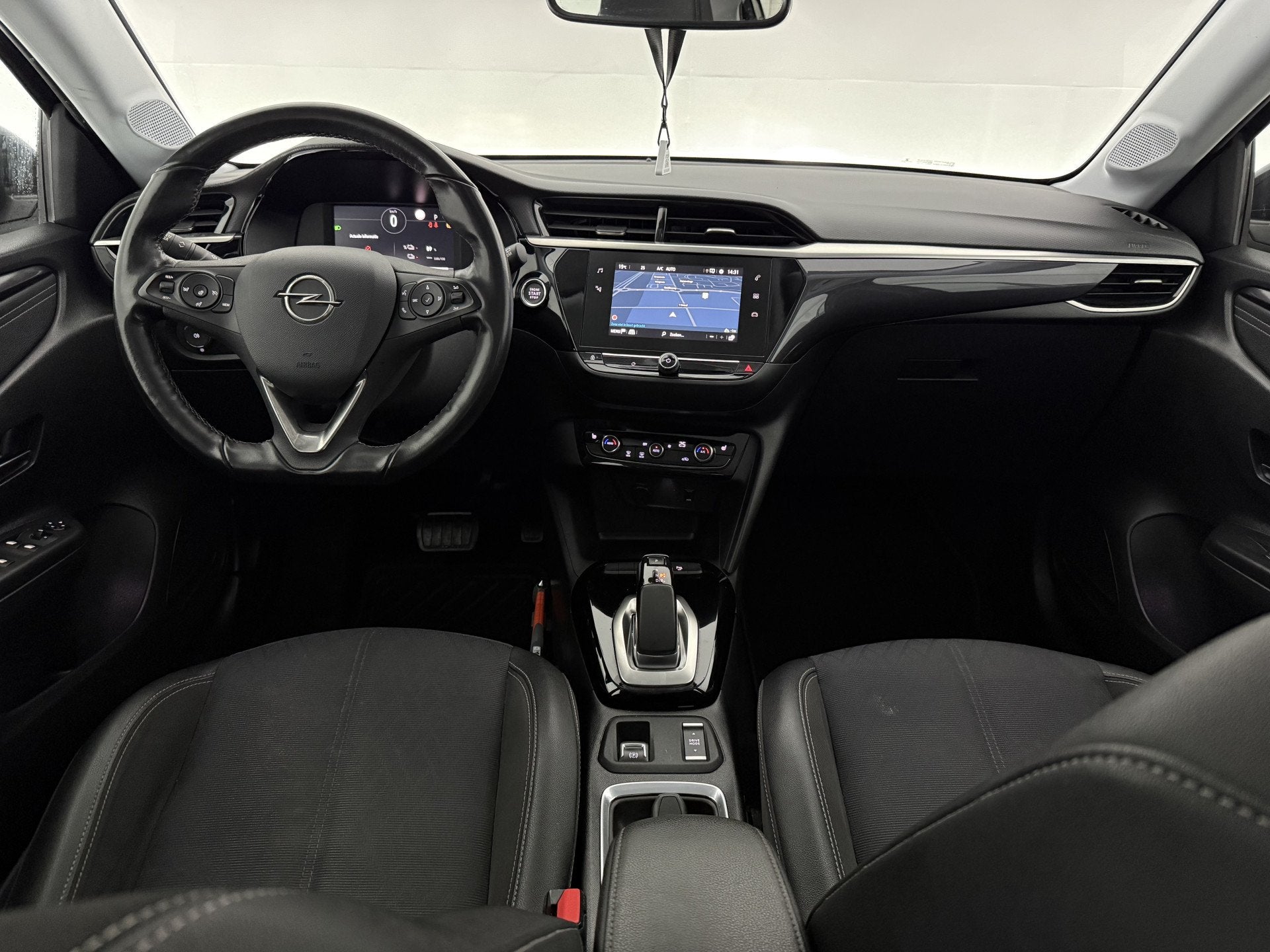 Opel CORSA-E Elegance 50 kWh | Snelladen | SOH 91% | Clima |, 136 pk, Gebruikt, Zwart, Origineel Nederlands
