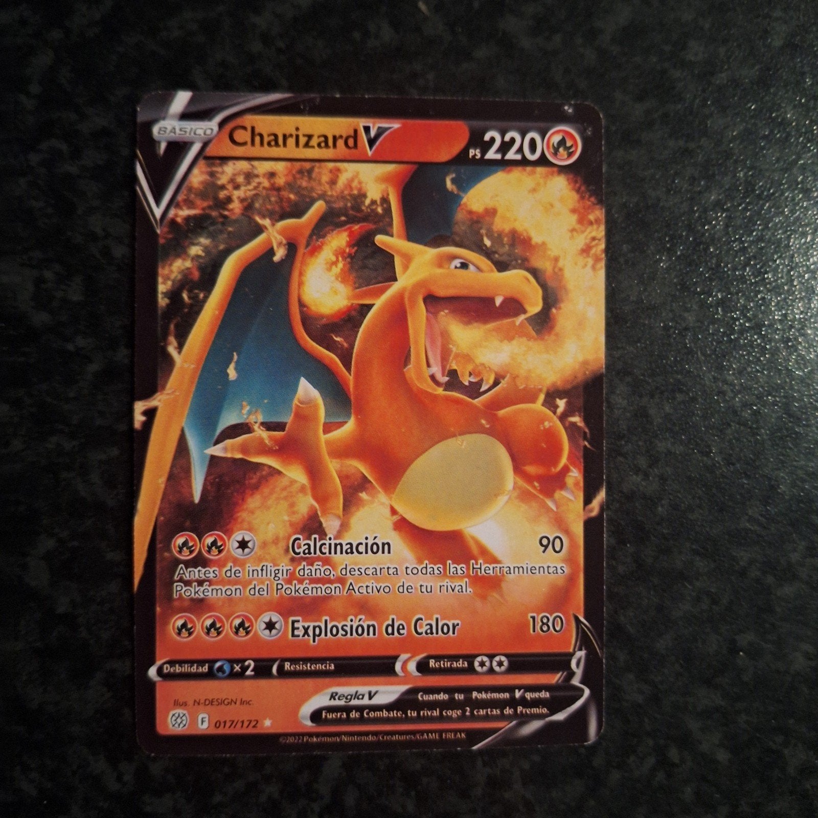 Pokémon Kaart Charizard V - Basico 017/172, Ophalen of Verzenden, Zo goed als nieuw, Losse kaart