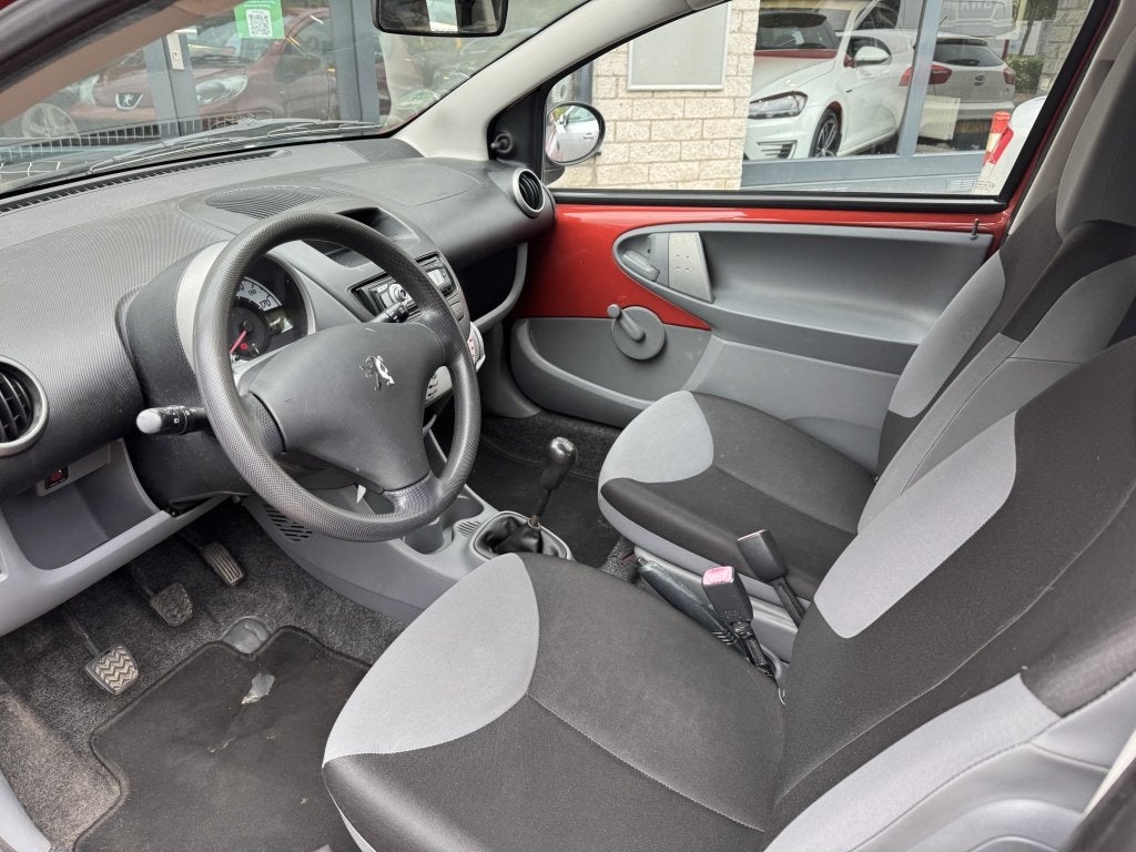 Peugeot 107 1.0-12V XR Nieuwe apk koppeling VV (bj 2009), Auto's, Gebruikt, Overige kleuren, 4 stoelen, 68 pk