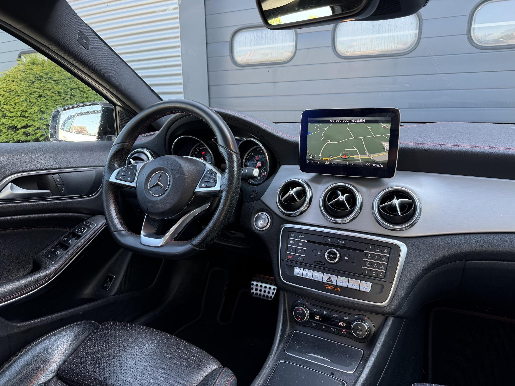 Mercedes-Benz GLA-klasse 220 d AMG | Panoramadak | 360* Came, Auto's, 4 cilinders, Leder, Bedrijf, Diesel