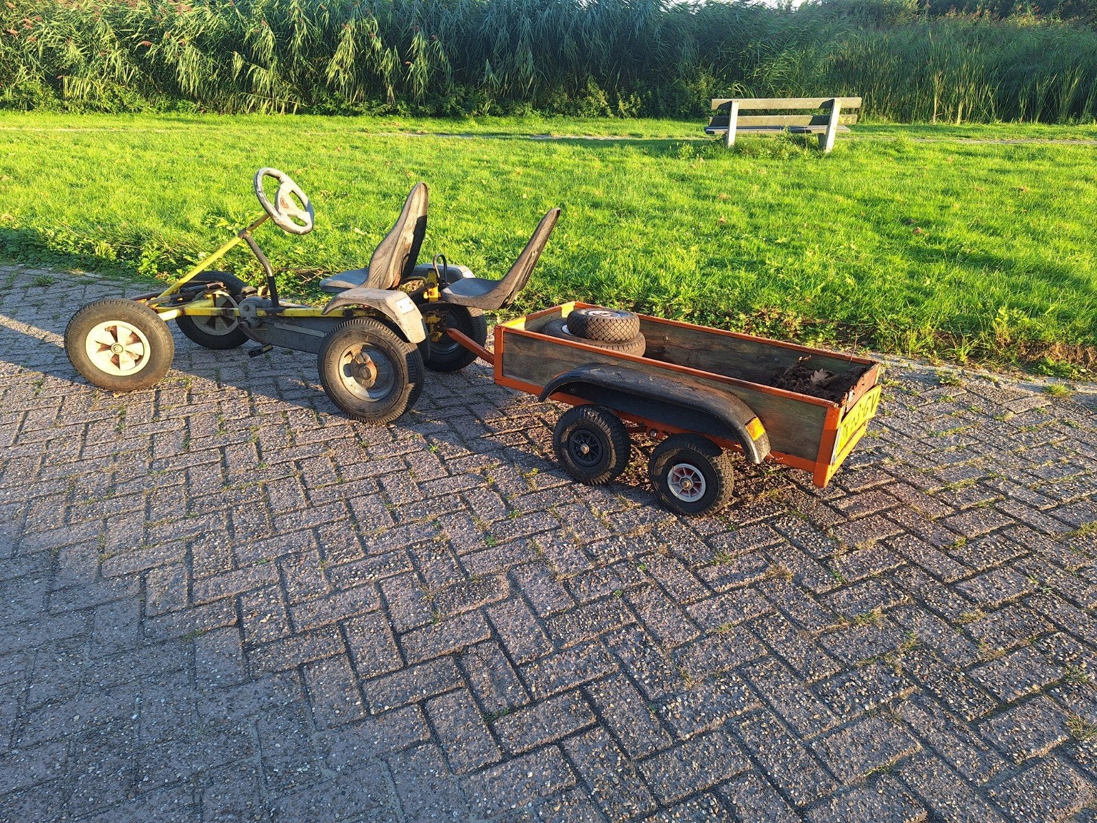 Skelter met aanhanger en 3 reserve wielen, Kinderen en Baby's, Speelgoed | Buiten | Skelters, Ophalen, Gebruikt, Berg, Duozit