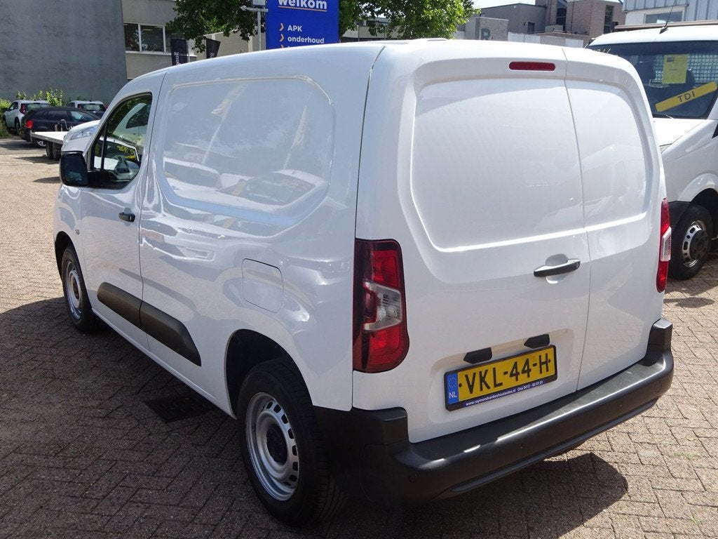 Peugeot Partner 1.2 PureTech Pro BENZINE BPM VRIJ AIRCO NAVI, Auto's, Voorwielaandrijving, Stof, Gebruikt, 1199 cc