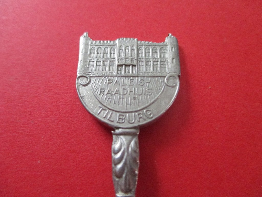 Lepeltje Paleis raadhuis Tilburg, Verzenden, Zo goed als nieuw