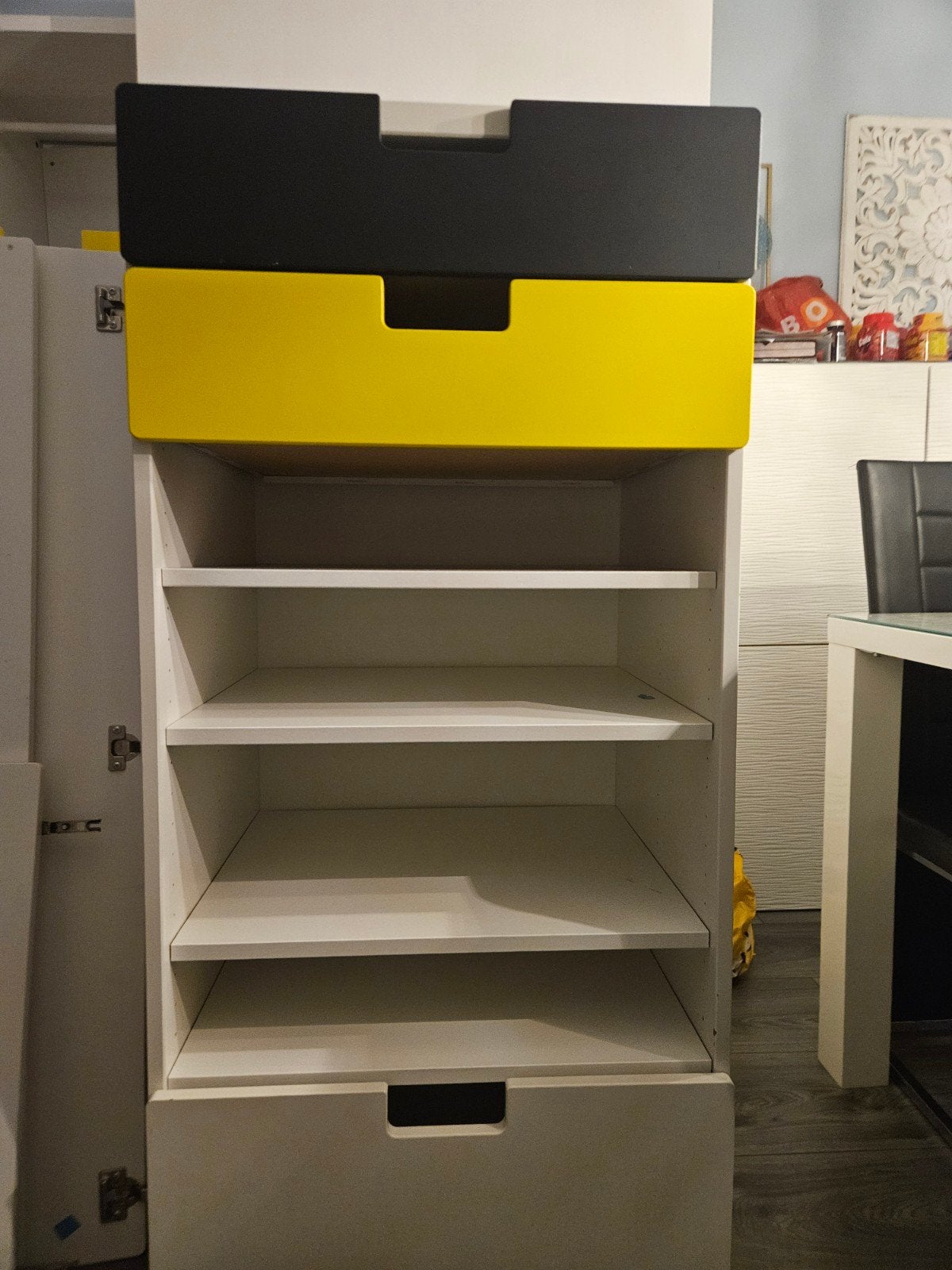 Kast geel, zwart en wit - 129,5 cm hoog, Huis en Inrichting, Kasten | Overige, Ophalen of Verzenden, Gebruikt
