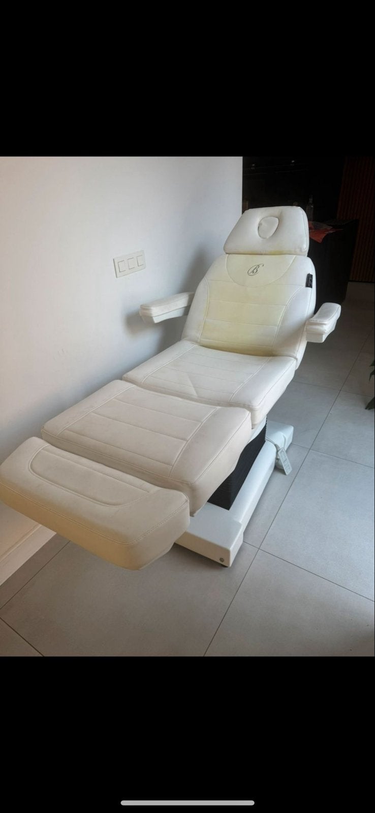 Elektrische behandeltafel en zadelkruk, Sport en Fitness, Massageproducten, Ophalen, Zo goed als nieuw, Massagetafel