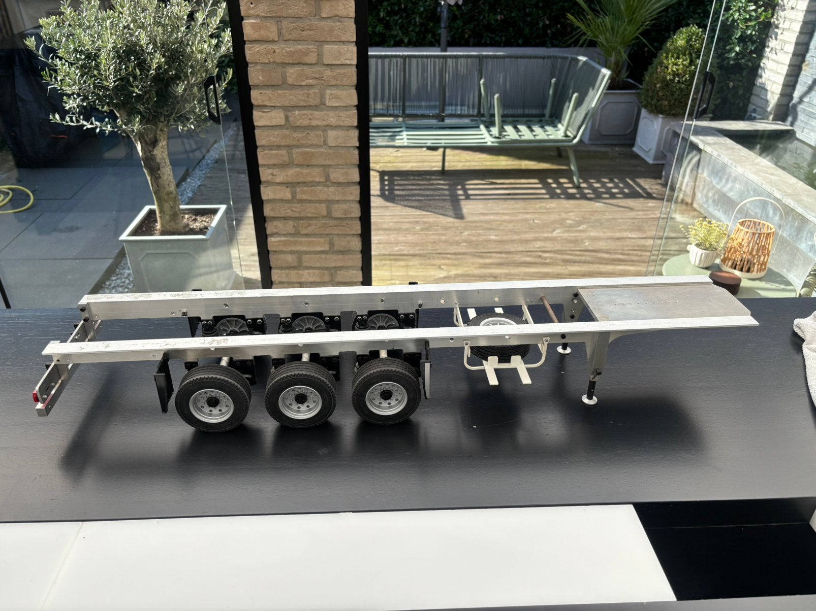 Carson trailer chassis, Elektro, Gebruikt, Schaal 1:14, Ophalen of Verzenden