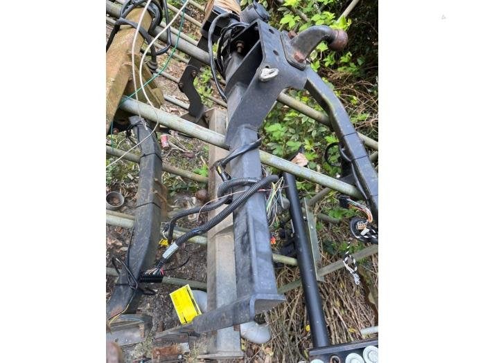 Trekhaak van een Opel Vivaro, Gebruikt, -, -, Opel