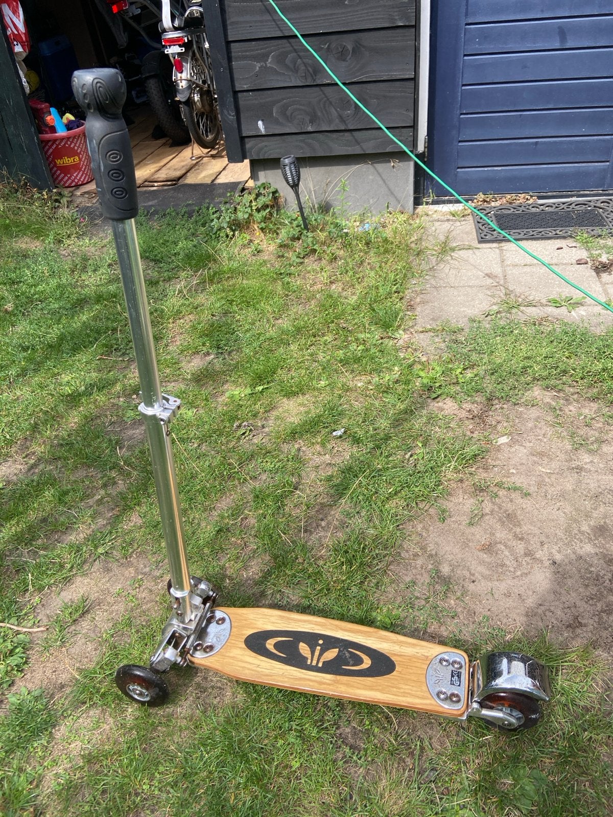 Unieke houten step met drie wielen, Ophalen, Zo goed als nieuw, Gewone step