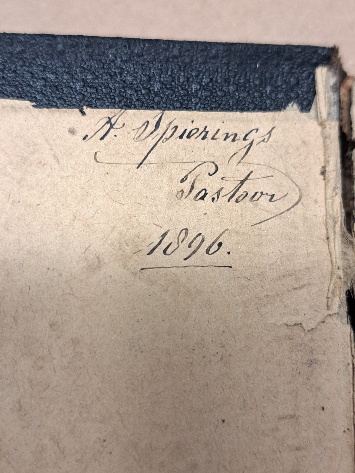Kerkboek gesigneerd door Pastoor Adrianus Spiering (1896), Ophalen of Verzenden, Pastoor Adrianus Spiering