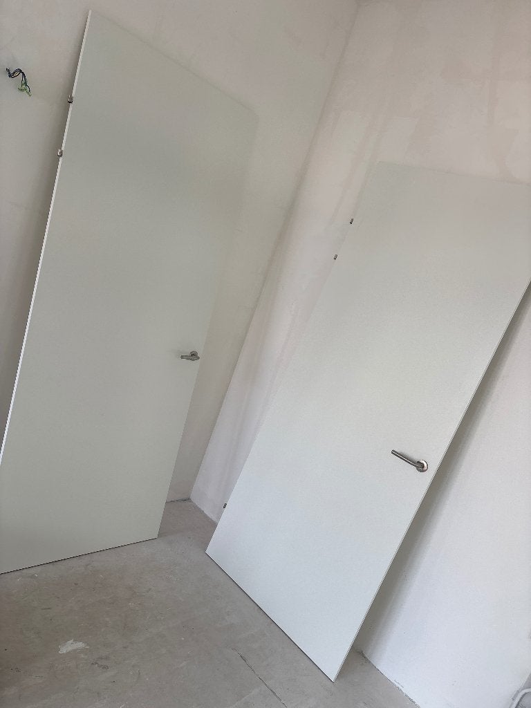 2 deuren met 2 kozijnen, Doe-het-zelf en Verbouw, Kozijnen en Schuifpuien, Deurkozijn, Nieuw, Metaal, 225 cm of meer