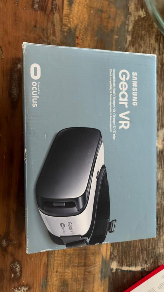 Samsung Gear VR powered by Oculus – VR bril, Ophalen of Verzenden, Zo goed als nieuw, Telefoon