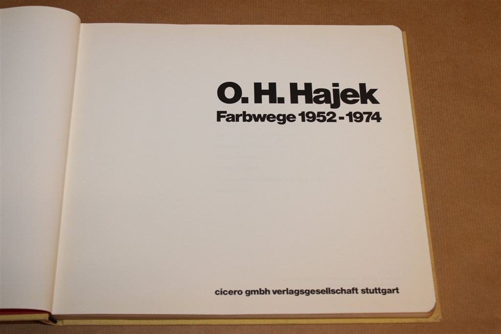 O.H. Hajek — Farbwege Sculptuur en Stadskunst 1952-1974, Ophalen of Verzenden, Gelezen
