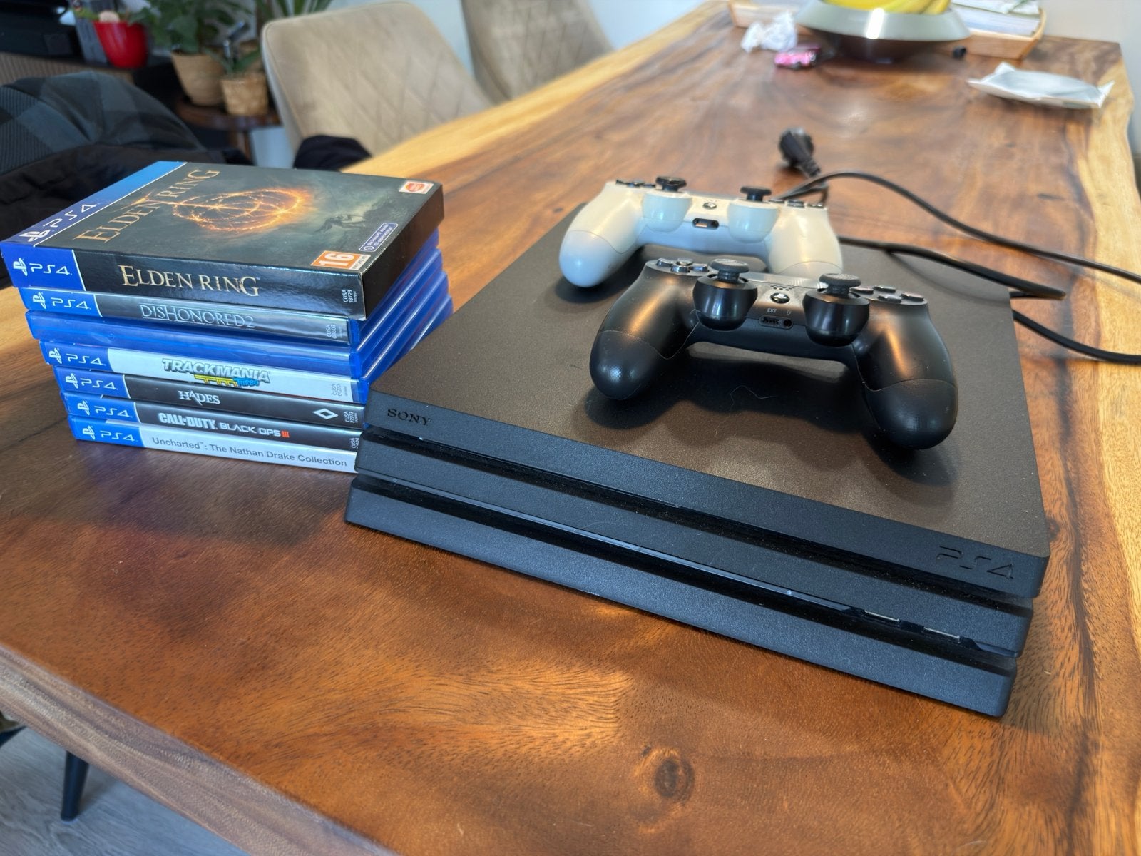 PlayStation 4 Pro 1TB met 2 controllers en 7 games, Spelcomputers en Games, Ophalen, Met 2 controllers, 1 TB, Pro
