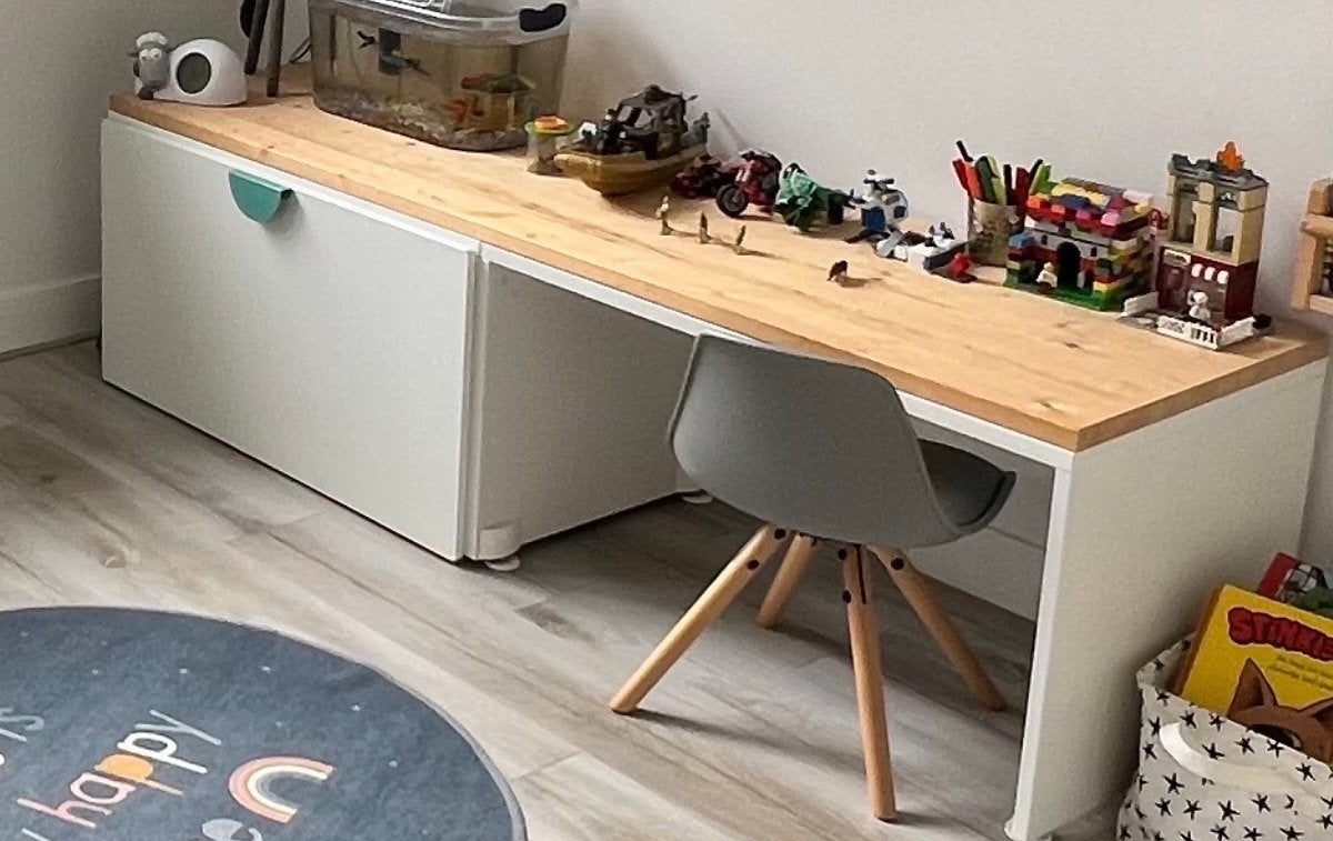 Kinderbureau met opbergruimte, wit met houten blad, Ophalen, Opbergruimte, Gebruikt, Hout