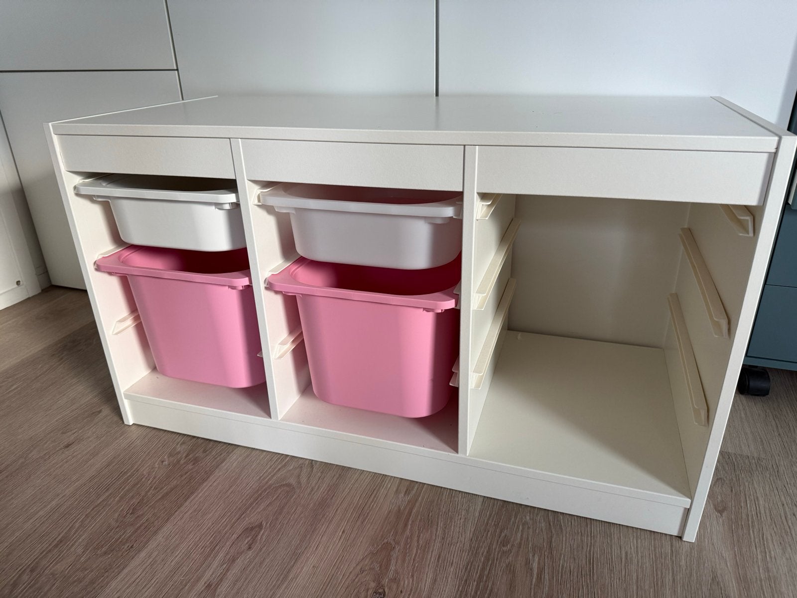 Ikea Trofast opbergkast met 4 bakken (2 grote roze, 2 kleine, Minder dan 90 cm, Gebruikt, Ophalen of Verzenden, Minder dan 50 cm