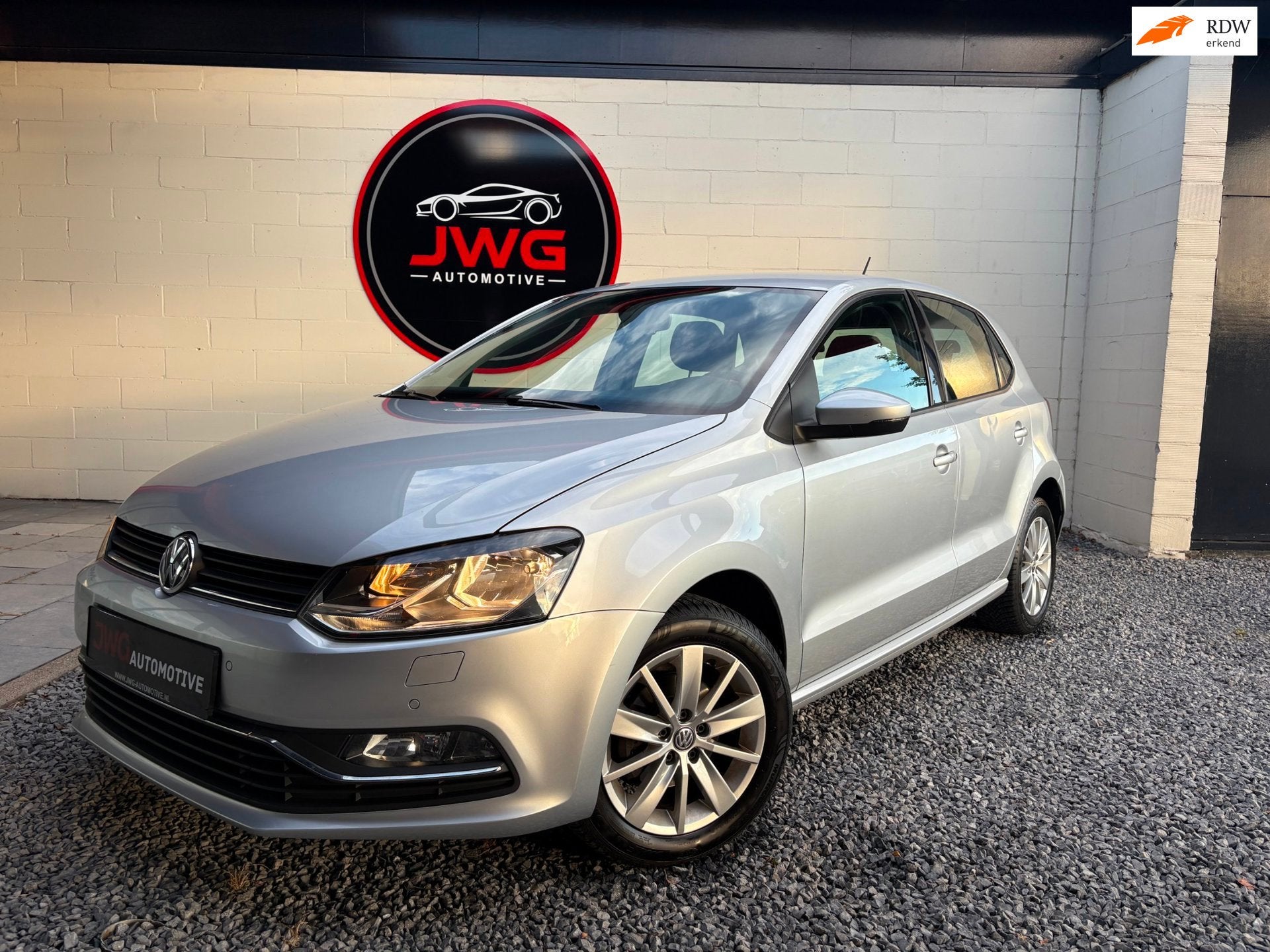 Volkswagen Polo 1.0 Comfortline Airco/Cruise/Navi/Sensoren, Gebruikt, Zwart, Bedrijf, Handgeschakeld