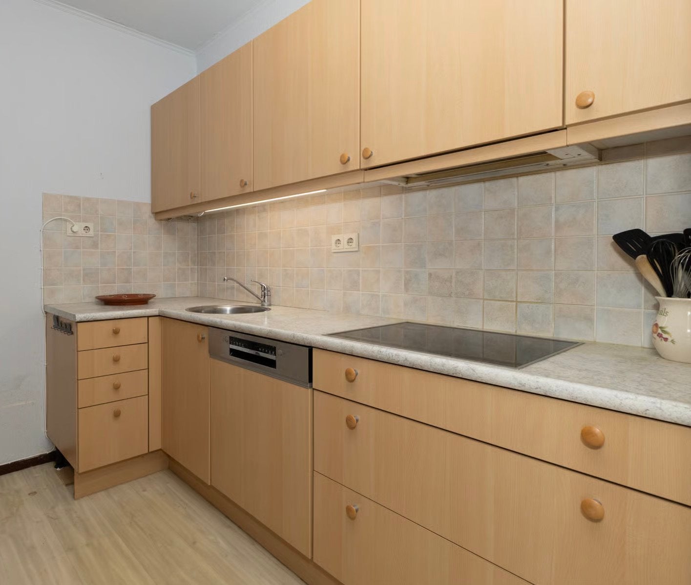 Nette keuken met apparatuur, Ophalen, Gebruikt, Hoekkeuken
