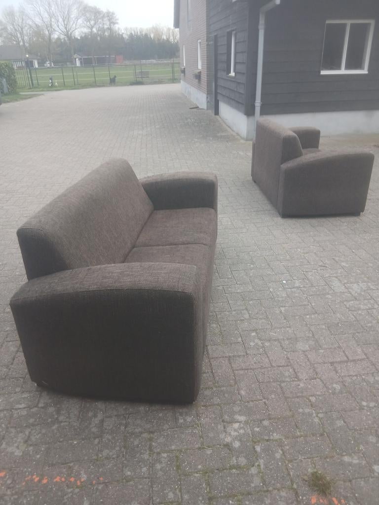 Bruine tweezitsbank en driezitsbank, Huis en Inrichting, Banken | Bankstellen, Ophalen, Gebruikt, 150 tot 200 cm, Tweepersoons