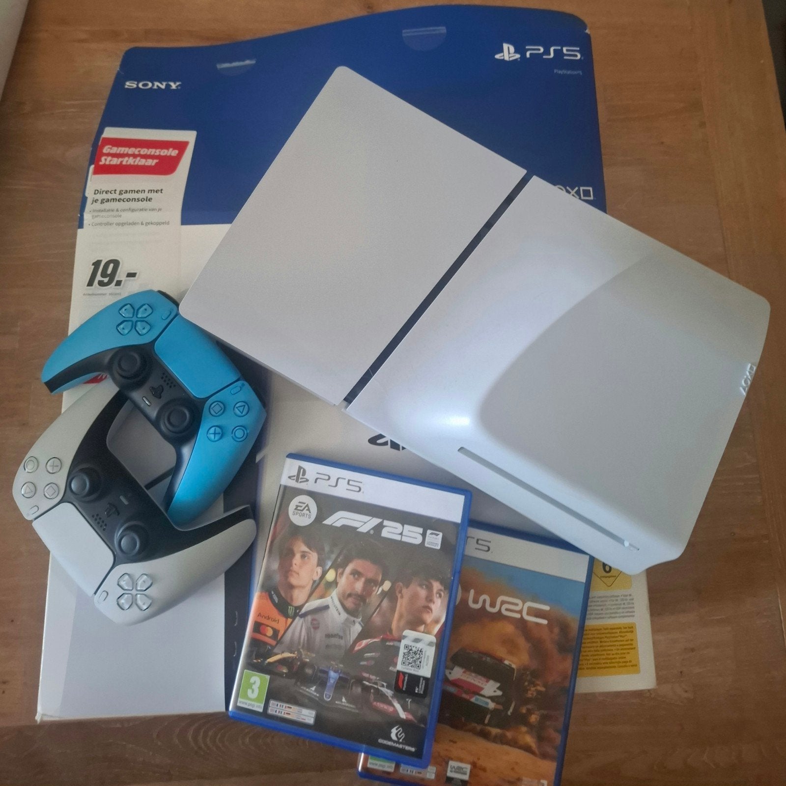 Ps5 Disc met 2 controllers en 2 games, Online, Ophalen of Verzenden, Zo goed als nieuw, 2 spelers