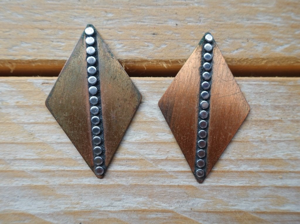 gematteerde bronskleurige design oorbellen, Overige materialen, Overige kleuren, Ophalen of Verzenden, Zo goed als nieuw