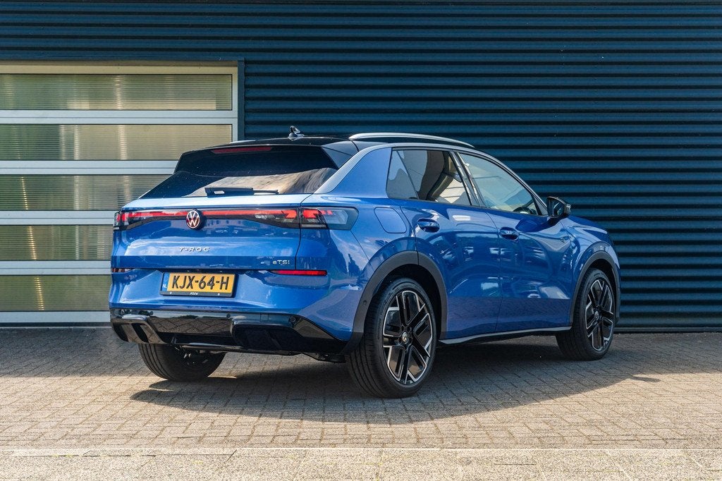 Volkswagen T-Roc 1.5 eTSI 150pk DSG R-Line First Edition | T, Auto's, 1498 cc, Euro 6, 4 cilinders, Blauw