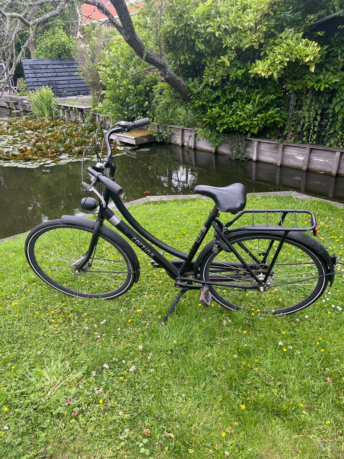Cortina fiets met kleine slag in achterwiel, Fietsen en Brommers, Fietsen | Dames | Damesfietsen, Velgrem, Versnellingen, Ophalen
